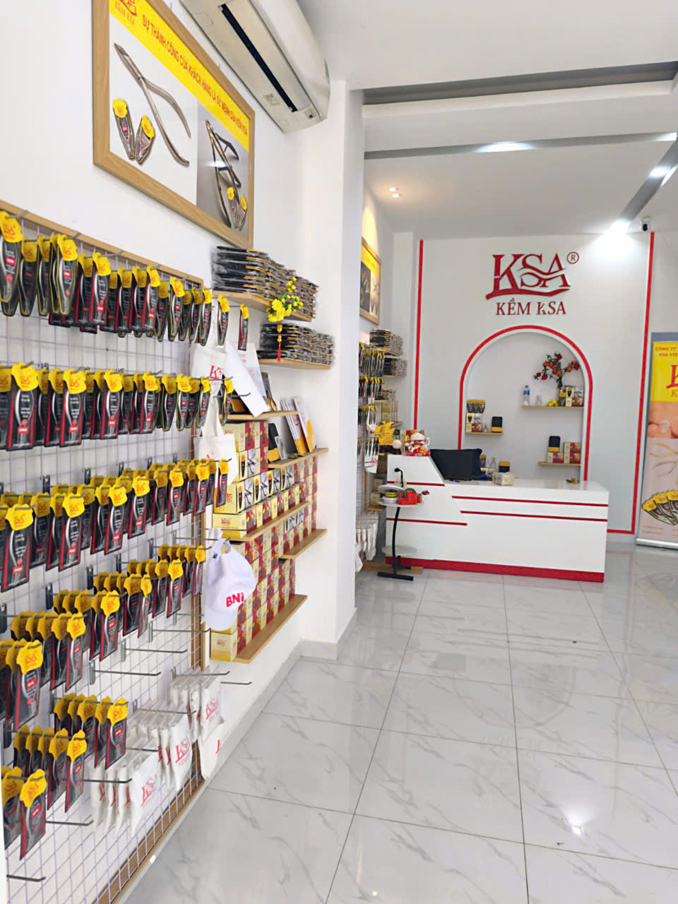 Kinh Doanh Kềm Nail Cho Người Mới: Nên Nhập Bao Nhiêu Mẫu Để Tránh Tồn Kho?