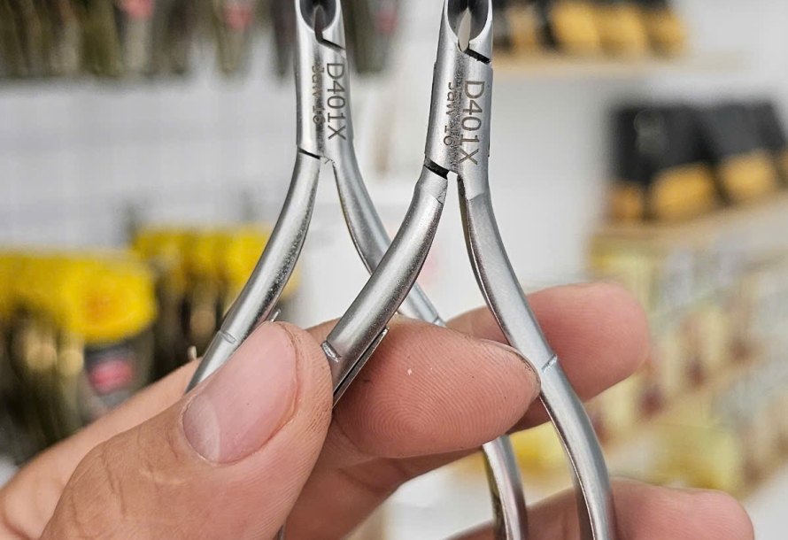 Khi Nào Cần Thay Kềm Nail? Dấu Hiệu Kềm Đã Xuống Cấp Thợ Nail Cần Biết